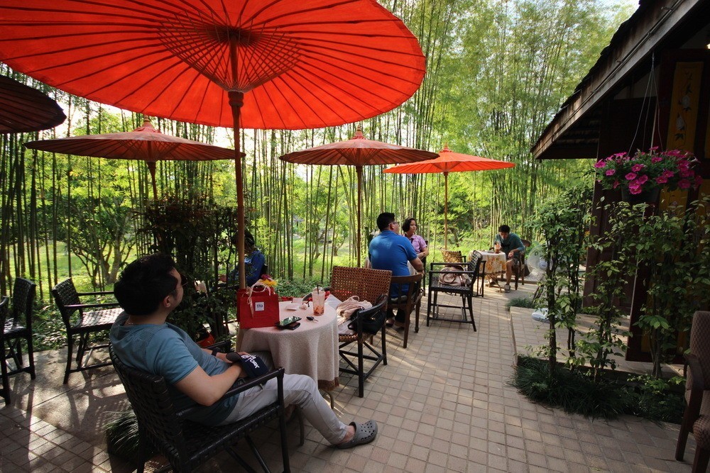 ร้านกาแฟ สวนลหุ ติตาแกลเลอรี่