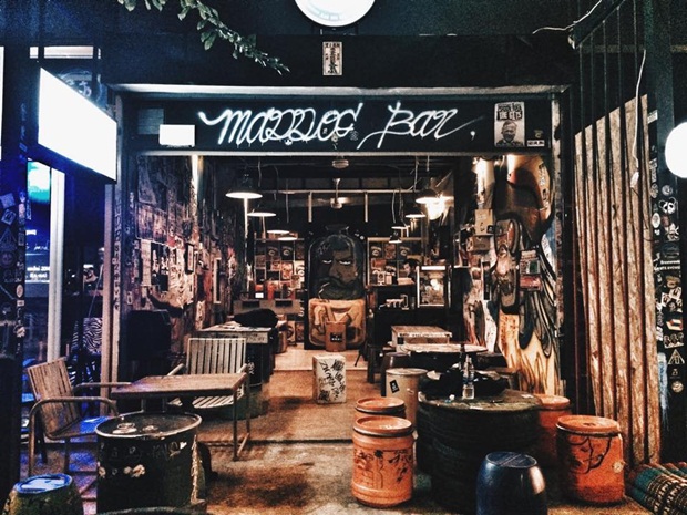 Mad Dog Bar
