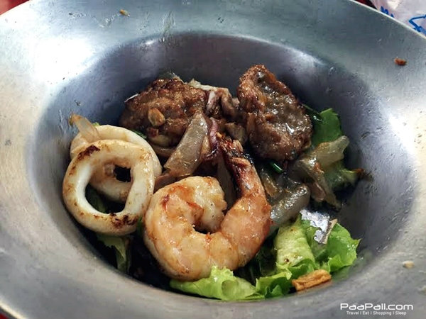 “ก๋วยเตี๋ยวงี่เง่า” เจ๊เบญ..วงเวียนโอเดียน