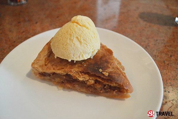 Ice cream apple pie