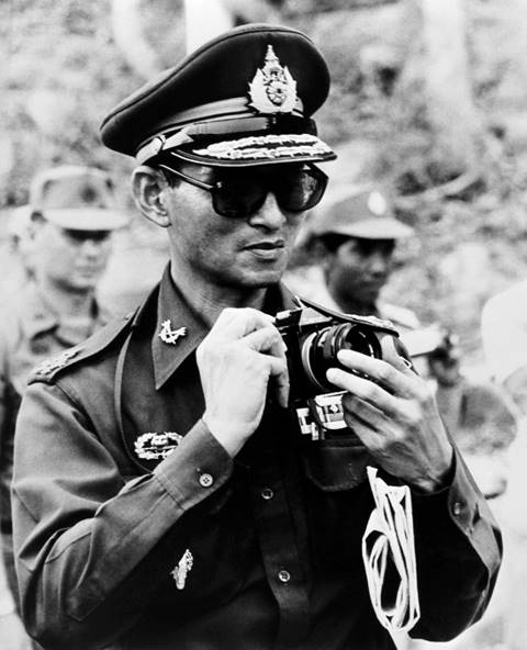 พระราชประวัติ พระบาทสมเด็จพระเจ้าอยู่หัว ภูมิพลอดุลเดช