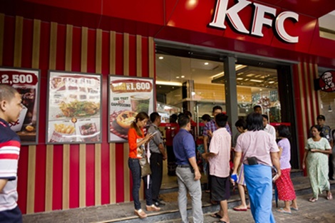 เปิด เคเอฟซี สาขาแรกของพม่า คนแน่น-ต่อคิวรอซื้อ 3 ชั่วโมง!!