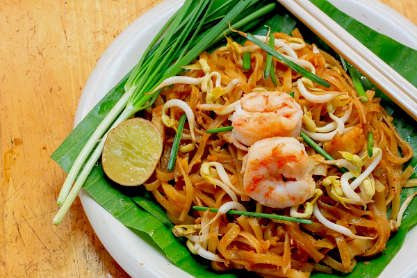 น่ากินมาก 12 ร้านผัดไทย อิ่มอร่อยรอบ ๆ กรุง
